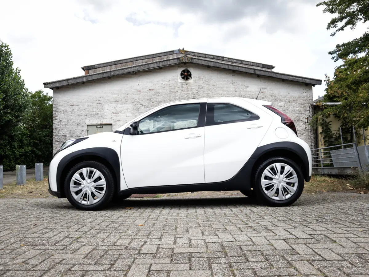 1.0 VVT-i MT Play 1e-Eig. & Keurig-Onderh. BOVAG-Garantie. NL-Auto.