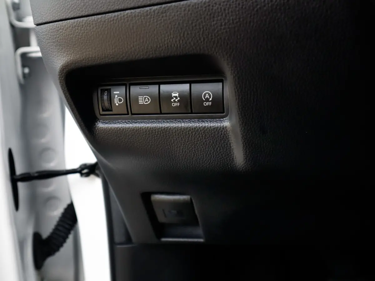 1.0 VVT-i MT Play 1e-Eig. & Keurig-Onderh. BOVAG-Garantie. NL-Auto.