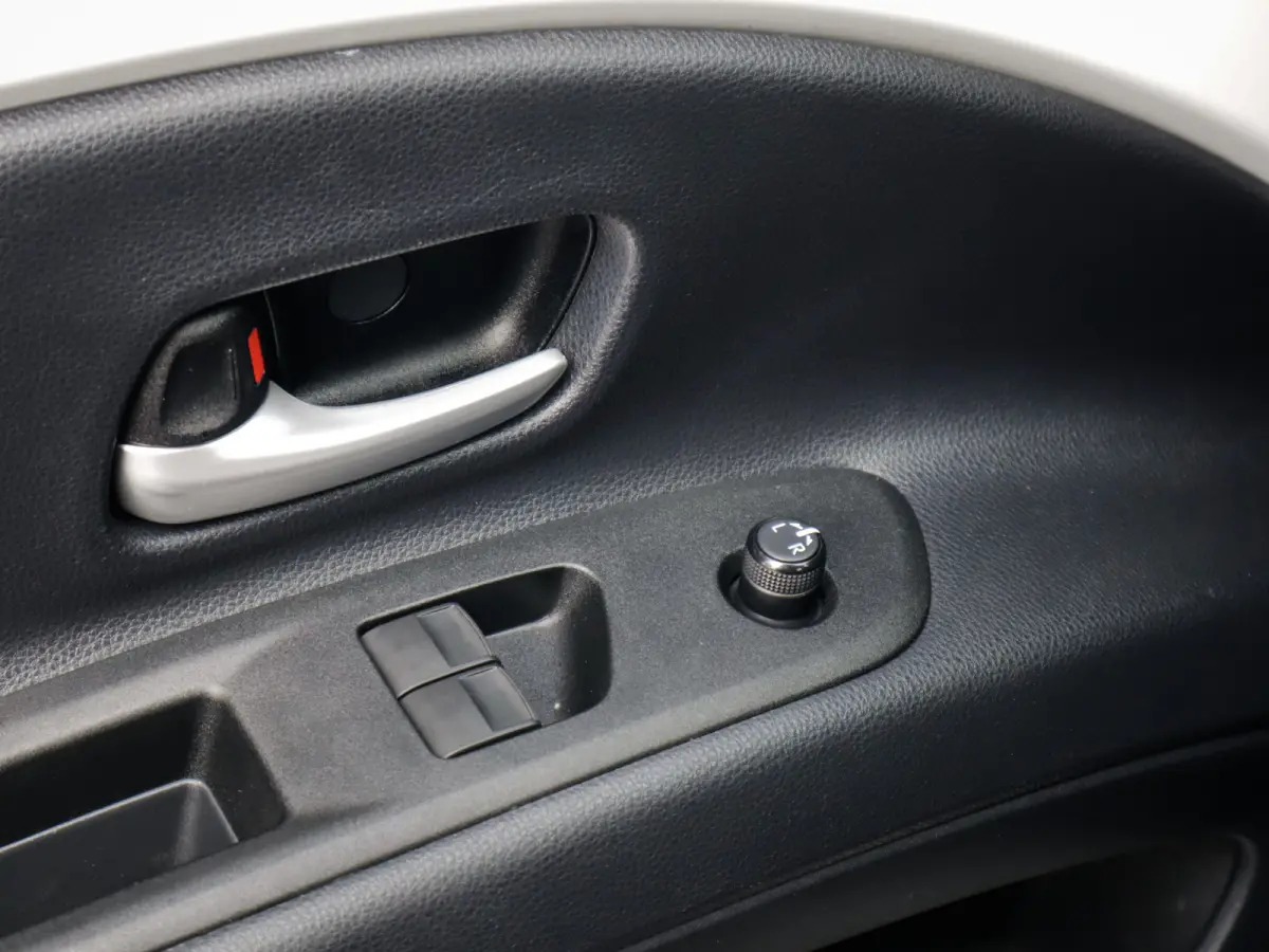 1.0 VVT-i MT Play 1e-Eig. & Keurig-Onderh. BOVAG-Garantie. NL-Auto.