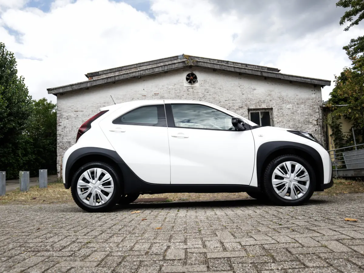 1.0 VVT-i MT Play 1e-Eig. & Keurig-Onderh. BOVAG-Garantie. NL-Auto.