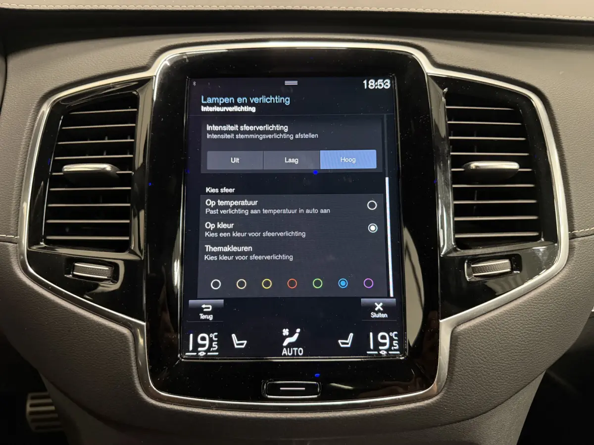 T8 Recharge AWD R-Design PANO/TREKHAAK/SOH 93,7%/HEAD-UP/22"/H&K/MEMORY/ALCANTARA-LEER/360CAMERA/ACC/PILOT-ASSIST/PRIVACY/BLACK-DESIGN/DONKERE-HEMEL/CRYSTAL-WEISS PARELMOER/NET OH BEURT GEHA