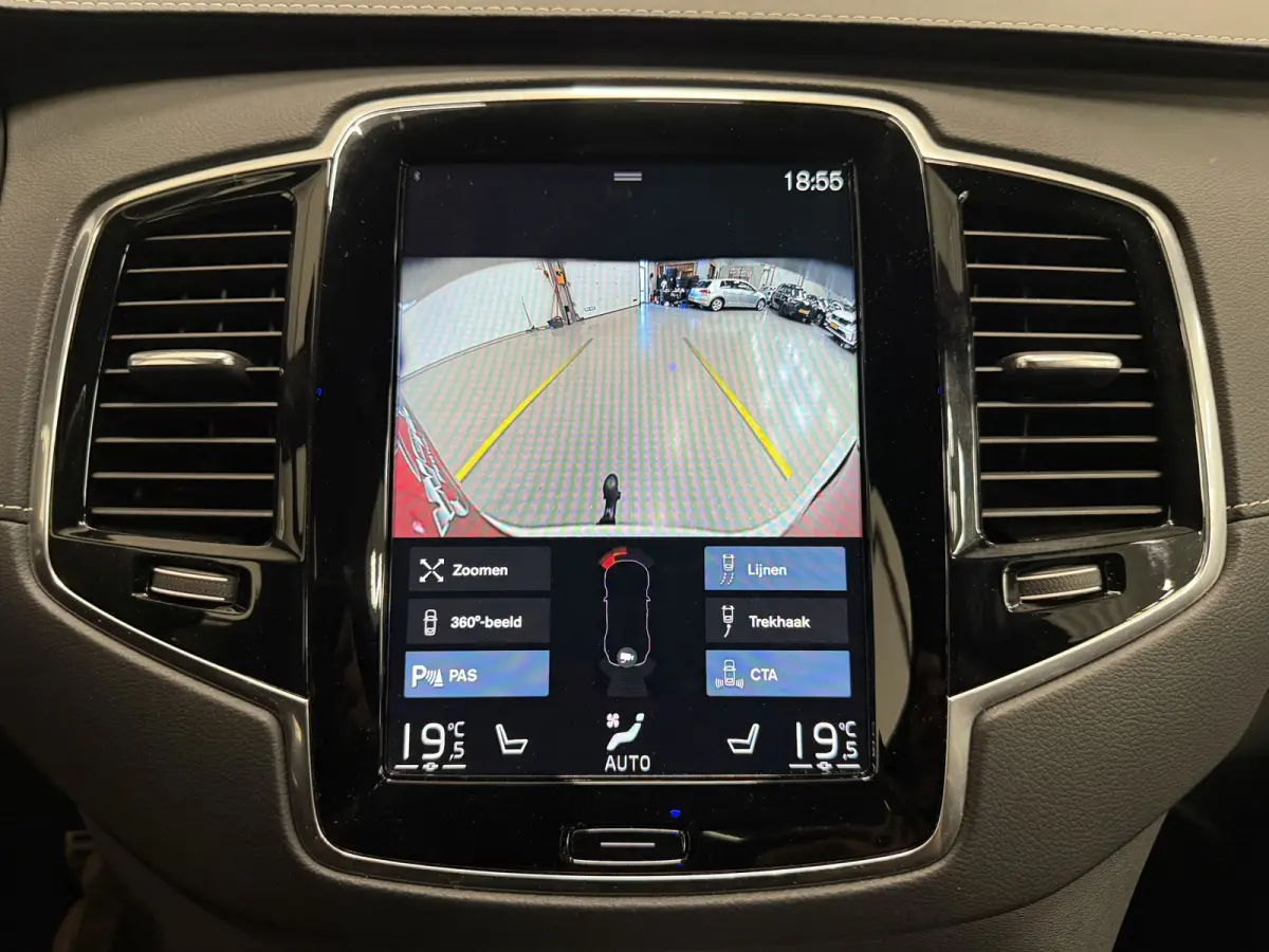 T8 Recharge AWD R-Design PANO/TREKHAAK/SOH 93,7%/HEAD-UP/22"/H&K/MEMORY/ALCANTARA-LEER/360CAMERA/ACC/PILOT-ASSIST/PRIVACY/BLACK-DESIGN/DONKERE-HEMEL/CRYSTAL-WEISS PARELMOER/NET OH BEURT GEHA