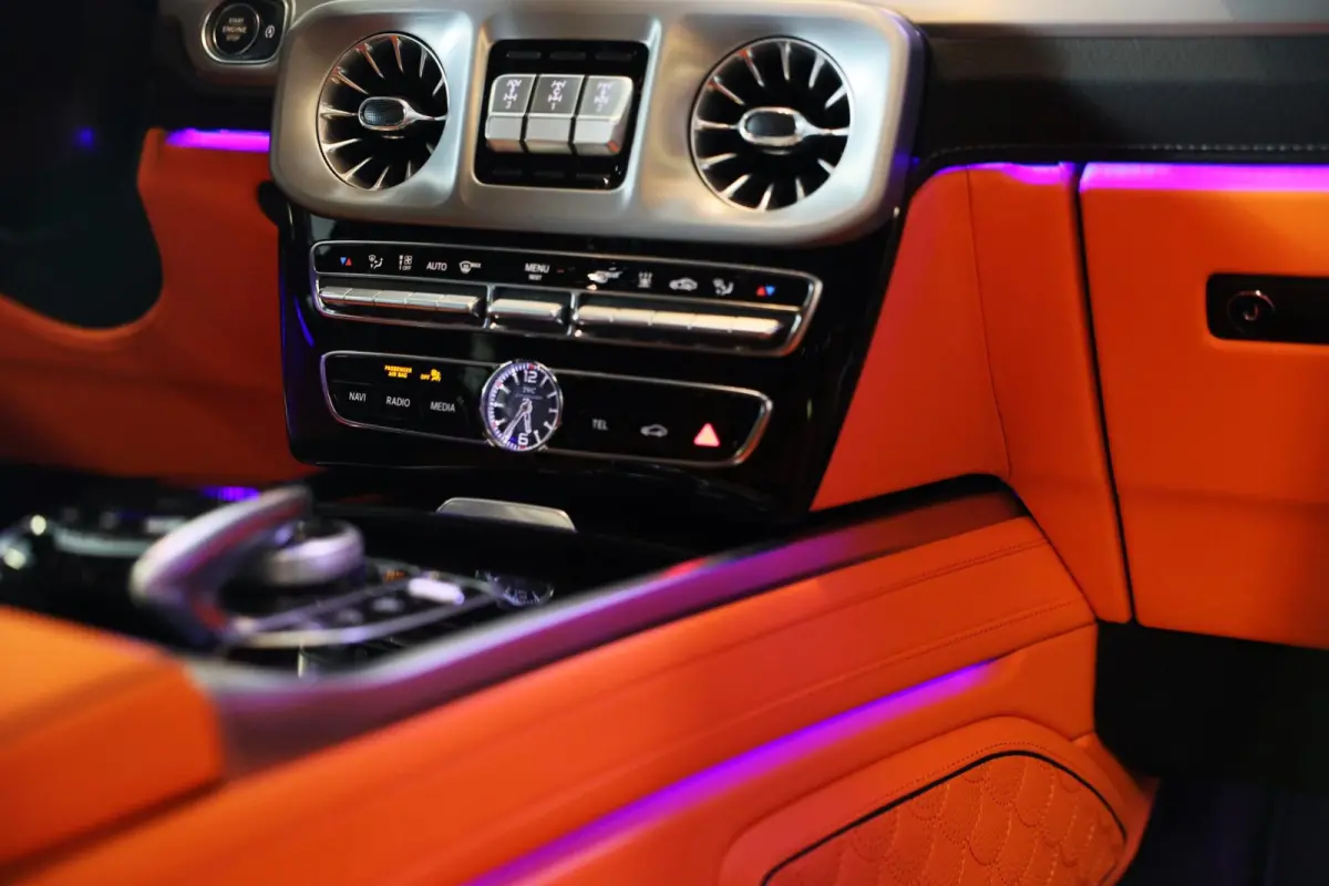 63 Edition 1 BRABUS UITVOERING / Mat Zwart / Acc / Dode Hoek / Leder / Open Dak / 360 Camera / 24 Inch
