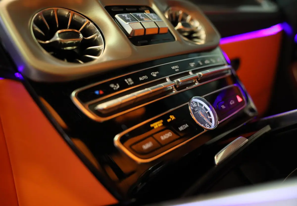 63 Edition 1 BRABUS UITVOERING / Mat Zwart / Acc / Dode Hoek / Leder / Open Dak / 360 Camera / 24 Inch