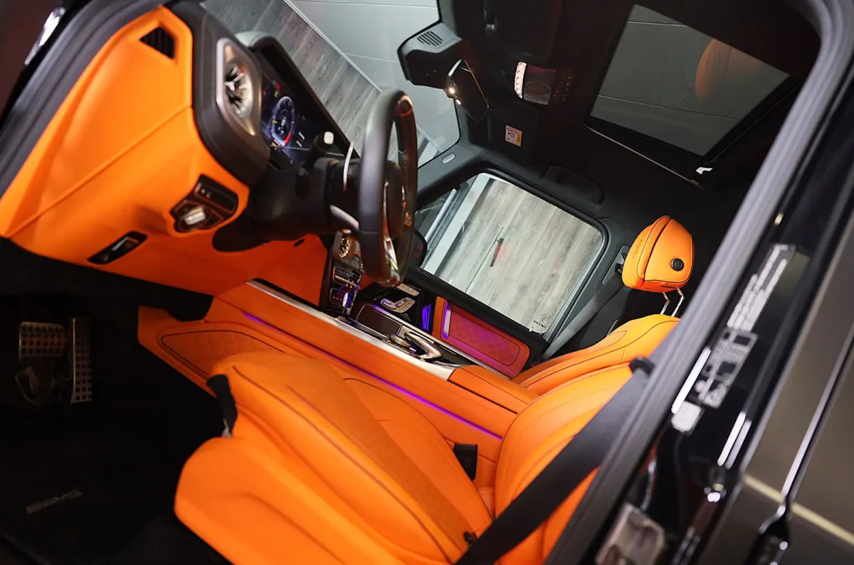 63 Edition 1 BRABUS UITVOERING / Mat Zwart / Acc / Dode Hoek / Leder / Open Dak / 360 Camera / 24 Inch