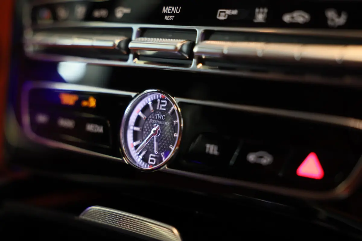 63 Edition 1 BRABUS UITVOERING / Mat Zwart / Acc / Dode Hoek / Leder / Open Dak / 360 Camera / 24 Inch