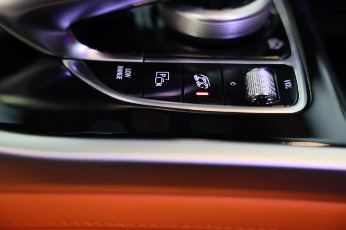 63 Edition 1 BRABUS UITVOERING / Mat Zwart / Acc / Dode Hoek / Leder / Open Dak / 360 Camera / 24 Inch