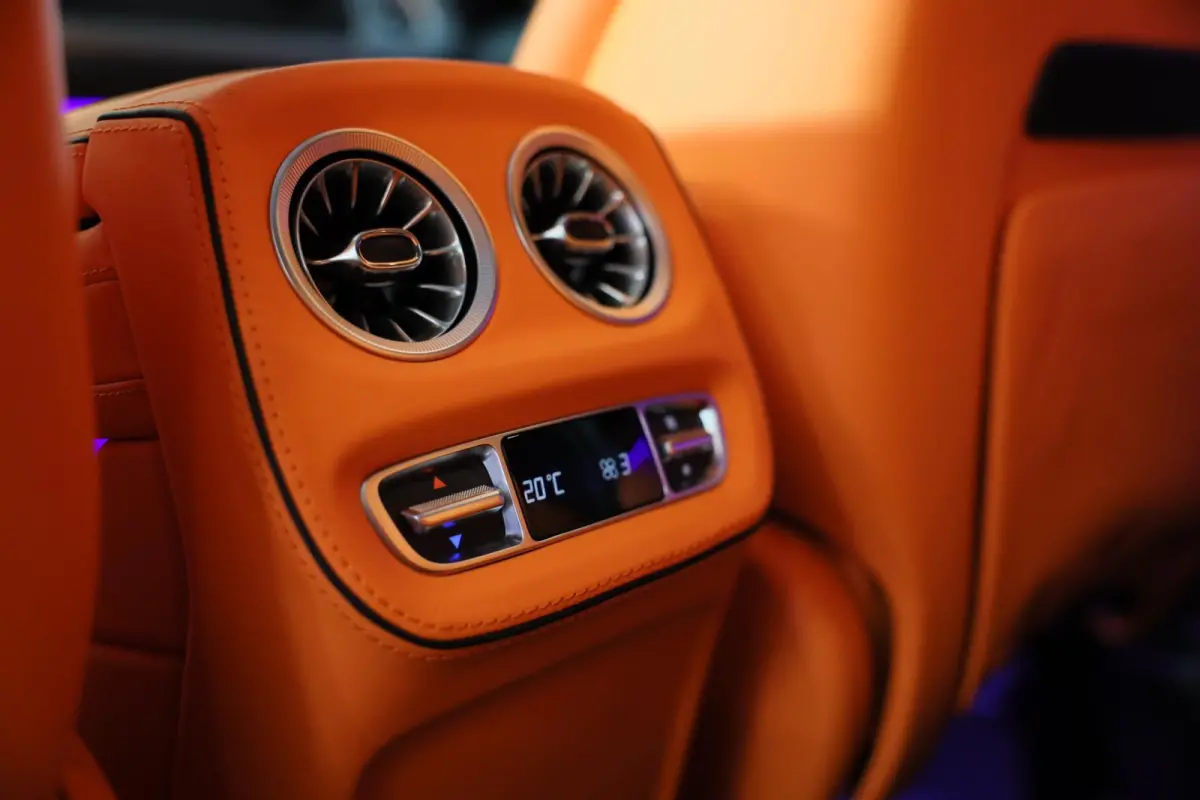 63 Edition 1 BRABUS UITVOERING / Mat Zwart / Acc / Dode Hoek / Leder / Open Dak / 360 Camera / 24 Inch