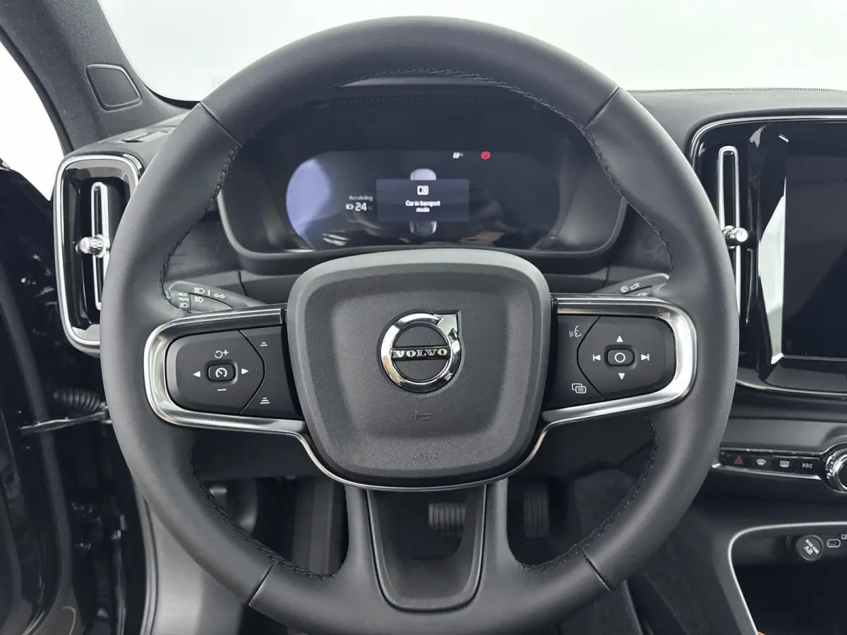 Single Motor Extended Range Plus Europa 82 kWh | Achterbank verwarmd | Achteruitrijcamera | Apple Carplay/Android Auto|telefoonintegratie premium