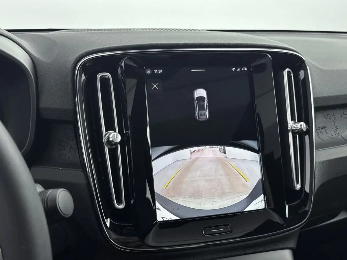 Single Motor Extended Range Plus Europa 82 kWh | Achterbank verwarmd | Achteruitrijcamera | Apple Carplay/Android Auto|telefoonintegratie premium
