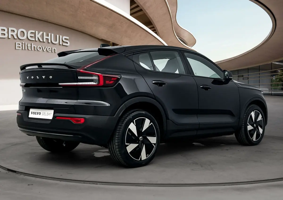Single Motor Extended Range Plus Europa 82 kWh | Achterbank verwarmd | Achteruitrijcamera | Apple Carplay/Android Auto|telefoonintegratie premium