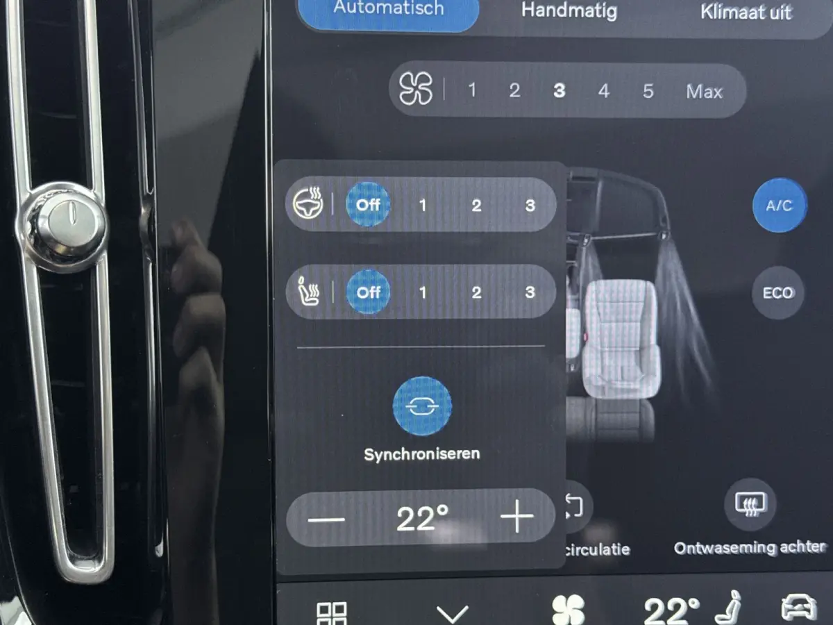 Single Motor Extended Range Plus Europa 82 kWh | Achterbank verwarmd | Achteruitrijcamera | Apple Carplay/Android Auto|telefoonintegratie premium