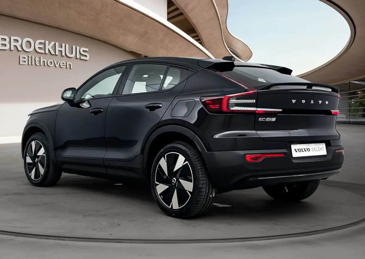 Single Motor Extended Range Plus Europa 82 kWh | Achterbank verwarmd | Achteruitrijcamera | Apple Carplay/Android Auto|telefoonintegratie premium