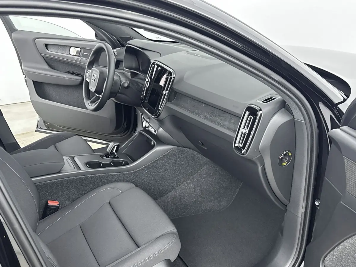 Single Motor Extended Range Plus Europa 82 kWh | Achterbank verwarmd | Achteruitrijcamera | Apple Carplay/Android Auto|telefoonintegratie premium