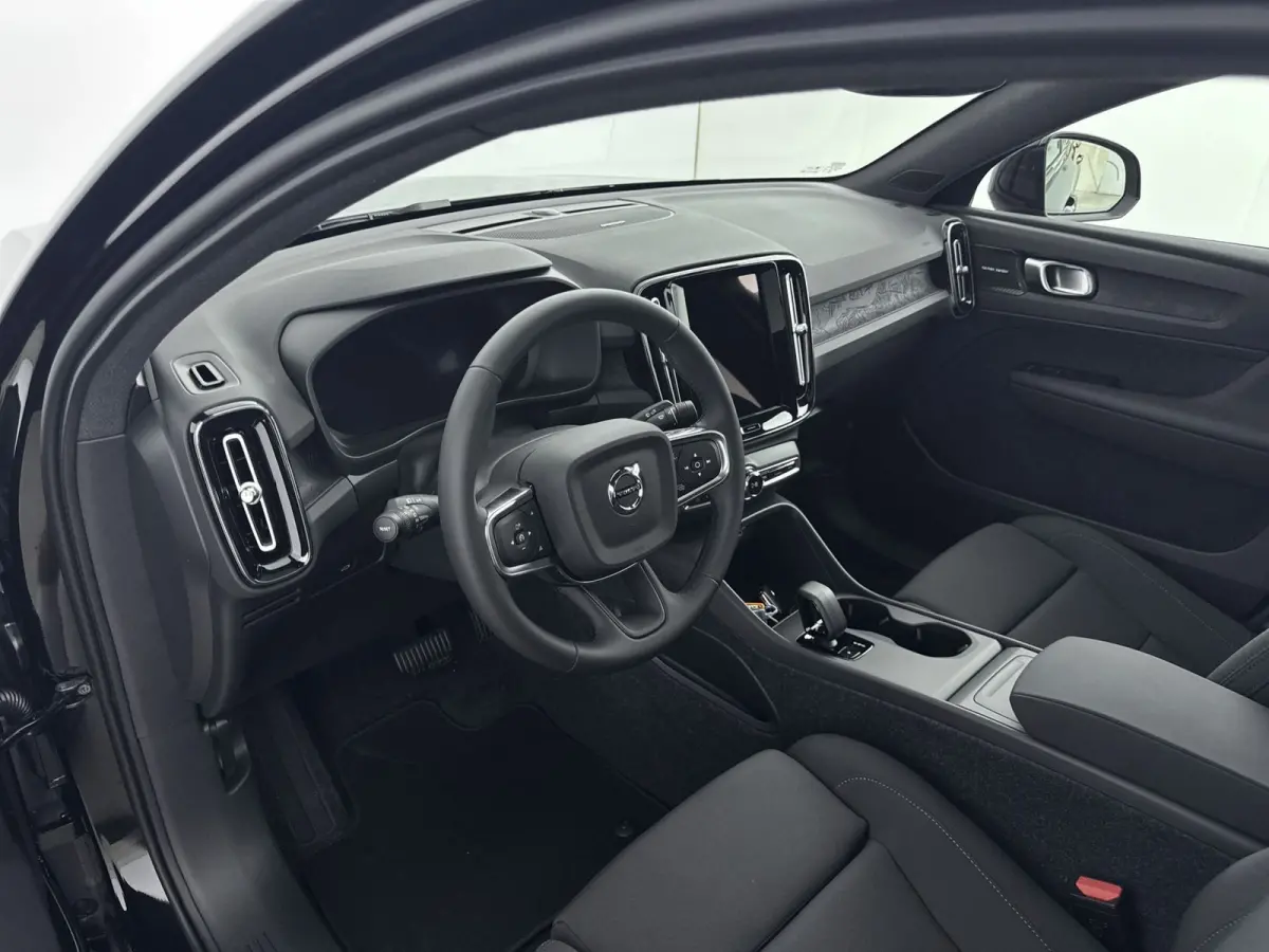 Single Motor Extended Range Plus Europa 82 kWh | Achterbank verwarmd | Achteruitrijcamera | Apple Carplay/Android Auto|telefoonintegratie premium