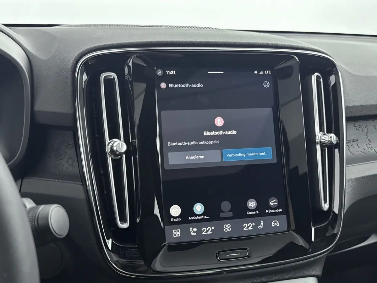 Single Motor Extended Range Plus Europa 82 kWh | Achterbank verwarmd | Achteruitrijcamera | Apple Carplay/Android Auto|telefoonintegratie premium