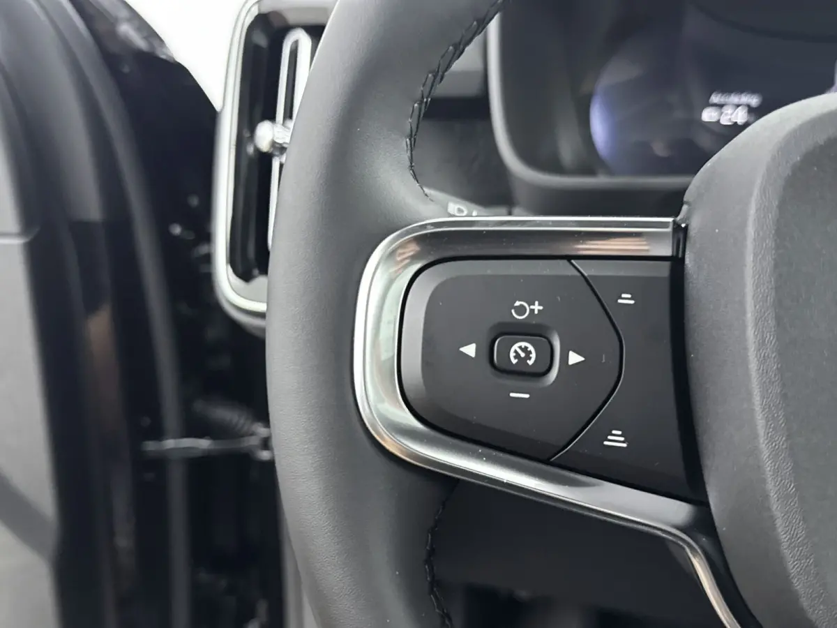 Single Motor Extended Range Plus Europa 82 kWh | Achterbank verwarmd | Achteruitrijcamera | Apple Carplay/Android Auto|telefoonintegratie premium