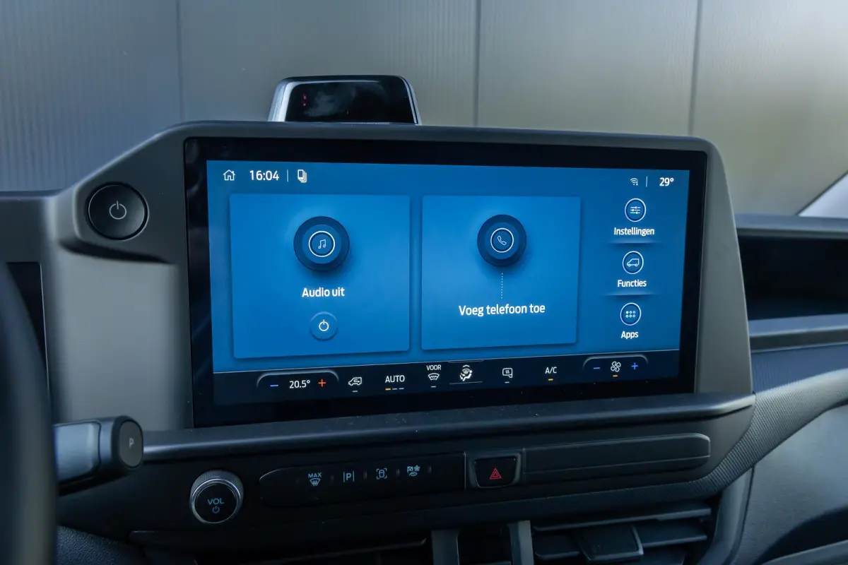 320 L1H1 Trend 71kWh 71kWH | Grotere Accu | Carplay | 2300kg trekgewicht |