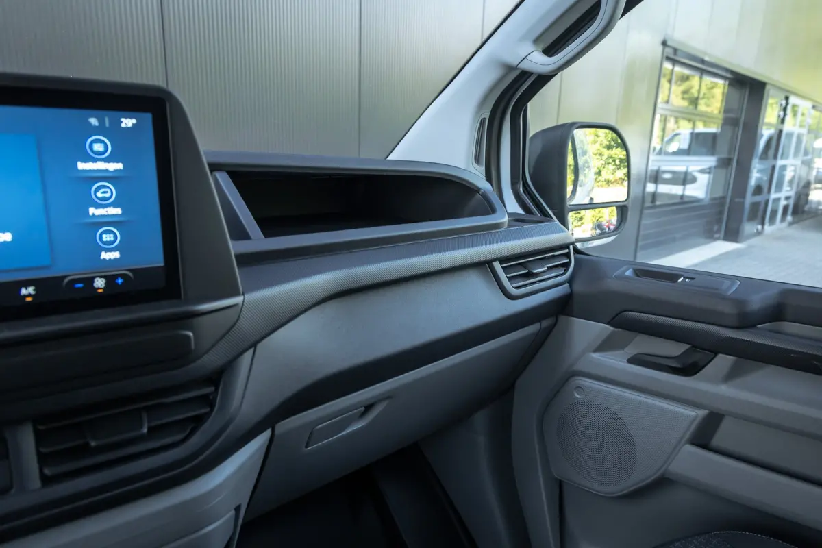 320 L1H1 Trend 71kWh 71kWH | Grotere Accu | Carplay | 2300kg trekgewicht |
