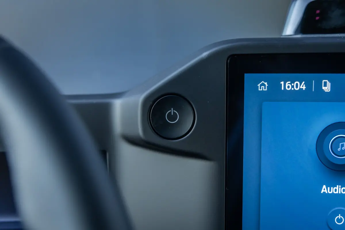 320 L1H1 Trend 71kWh 71kWH | Grotere Accu | Carplay | 2300kg trekgewicht |