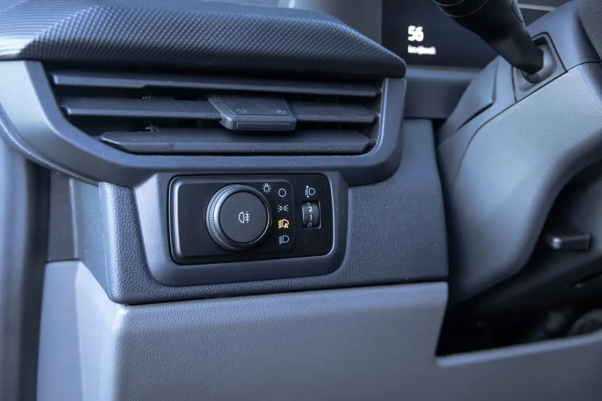 320 L1H1 Trend 71kWh 71kWH | Grotere Accu | Carplay | 2300kg trekgewicht |