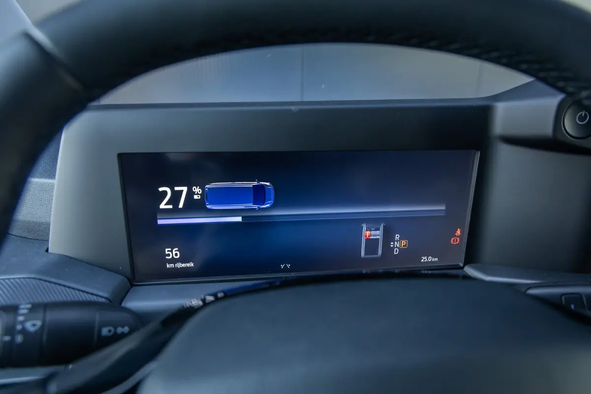 320 L1H1 Trend 71kWh 71kWH | Grotere Accu | Carplay | 2300kg trekgewicht |