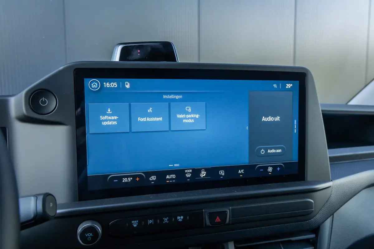 320 L1H1 Trend 71kWh 71kWH | Grotere Accu | Carplay | 2300kg trekgewicht |