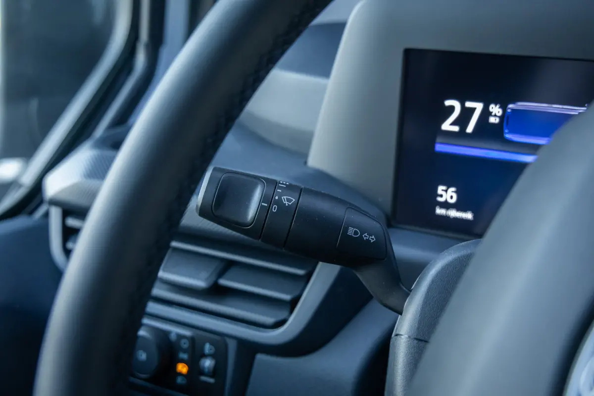 320 L1H1 Trend 71kWh 71kWH | Grotere Accu | Carplay | 2300kg trekgewicht |
