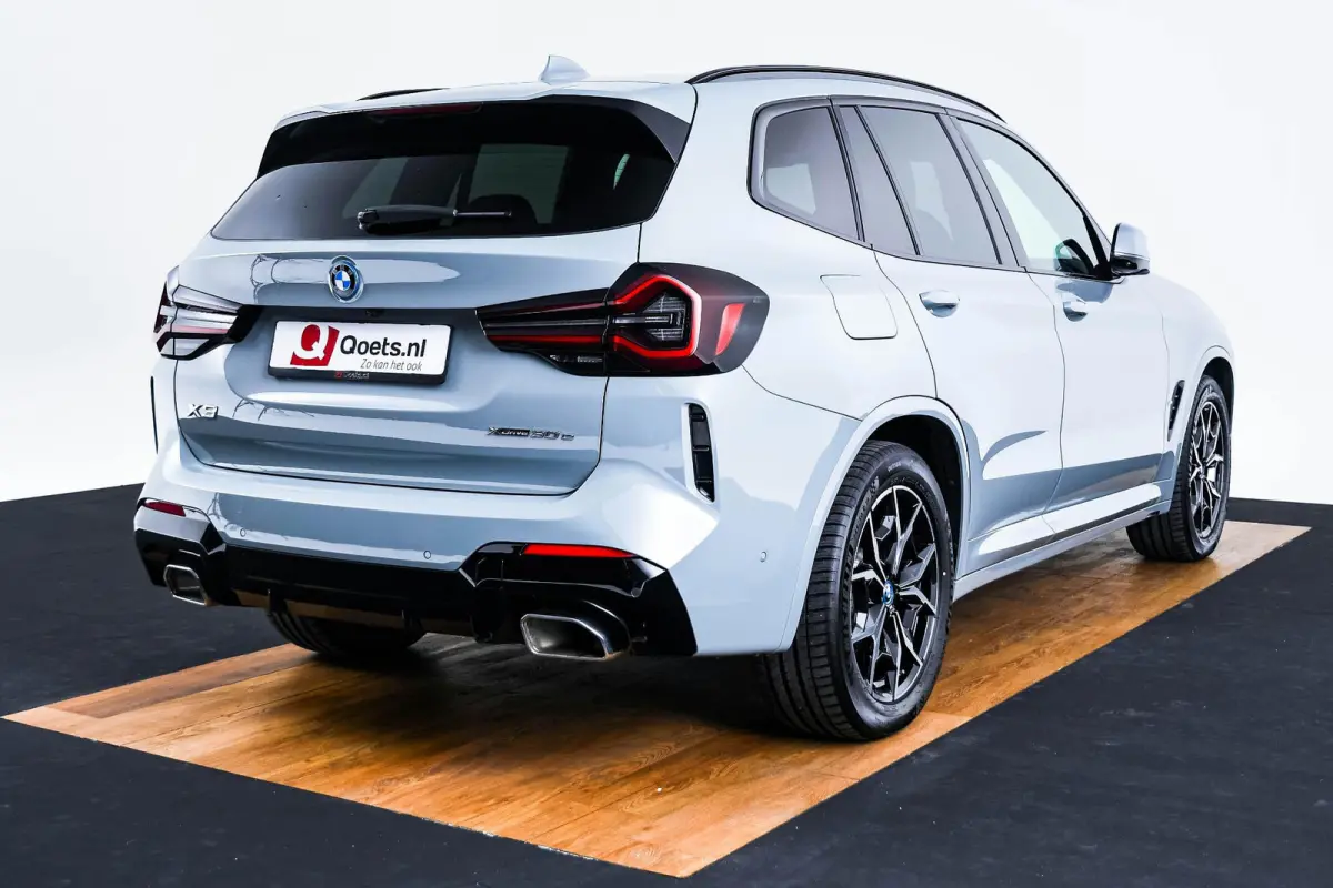 xDrive30e M Sport - Stoelverwarming voor/achter - Comfort Access - Parking Assistant Plus - HiFi System - Getinte Ruiten - Ambiance verlichting - Stuurwielrand verwarmd -