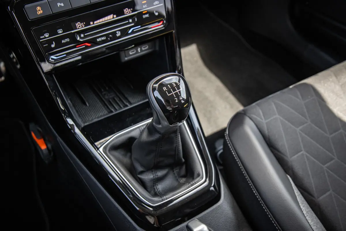 1.0 TSI 95pk Life Edition | Voorstoelen Verwarmd | Multimedia Pakket | 17" Velgen