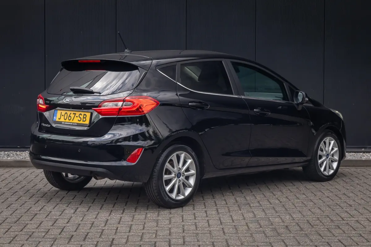 1.0 EcoBoost Titanium | AUTOMAAT | Dealer o.h. | Keyless-entry | Privacy-glass | Apple carplay / andriod auto | Cruise control