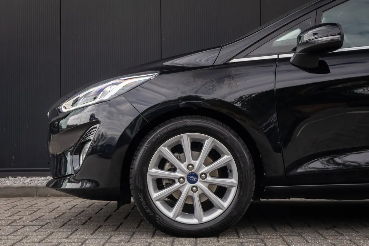 1.0 EcoBoost Titanium | AUTOMAAT | Dealer o.h. | Keyless-entry | Privacy-glass | Apple carplay / andriod auto | Cruise control