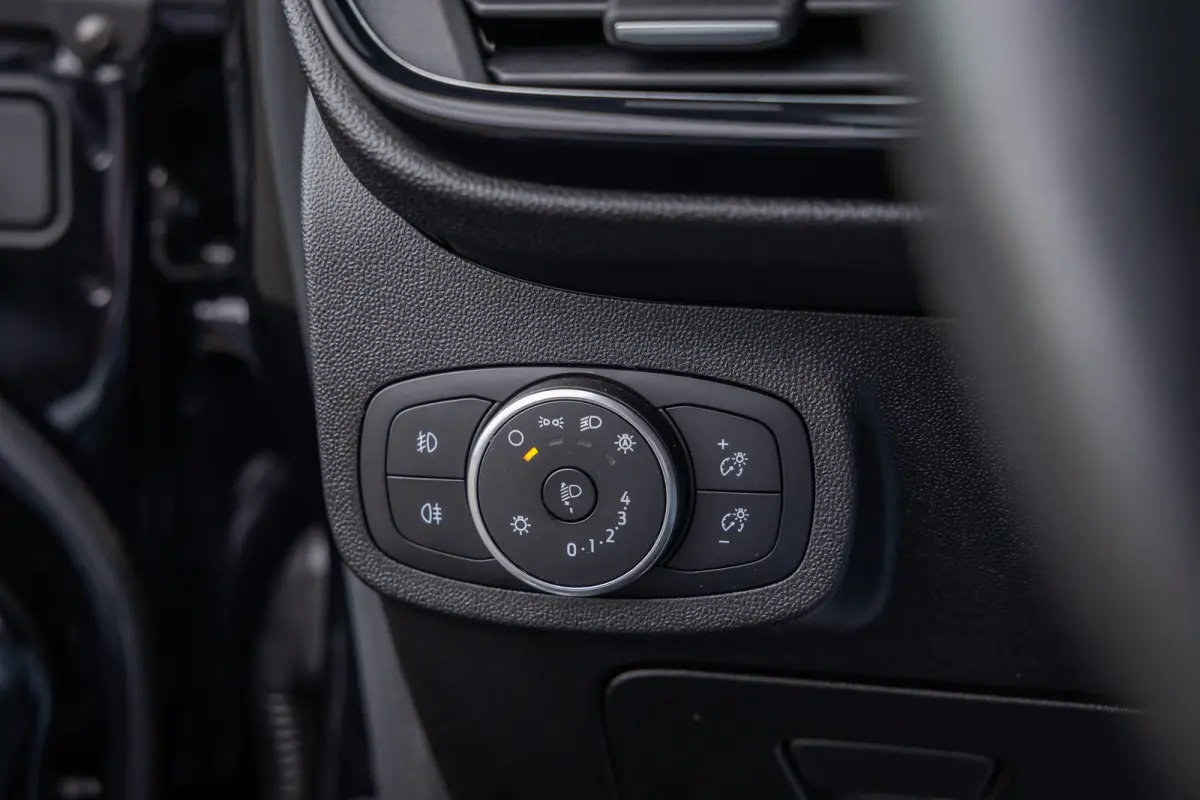 1.0 EcoBoost Titanium | AUTOMAAT | Dealer o.h. | Keyless-entry | Privacy-glass | Apple carplay / andriod auto | Cruise control