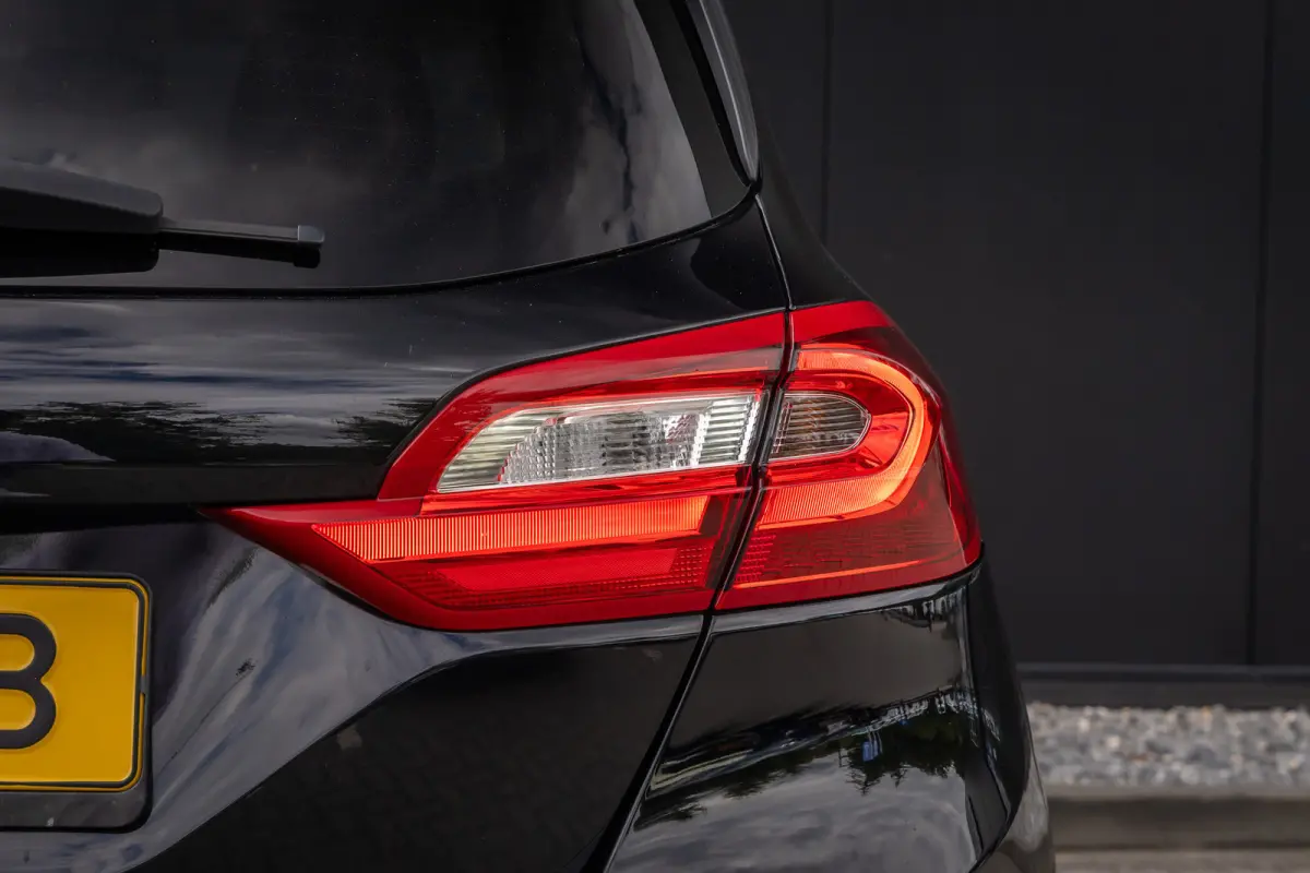 1.0 EcoBoost Titanium | AUTOMAAT | Dealer o.h. | Keyless-entry | Privacy-glass | Apple carplay / andriod auto | Cruise control