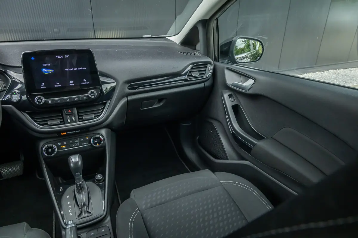 1.0 EcoBoost Titanium | AUTOMAAT | Dealer o.h. | Keyless-entry | Privacy-glass | Apple carplay / andriod auto | Cruise control