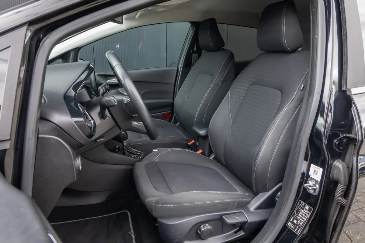 1.0 EcoBoost Titanium | AUTOMAAT | Dealer o.h. | Keyless-entry | Privacy-glass | Apple carplay / andriod auto | Cruise control