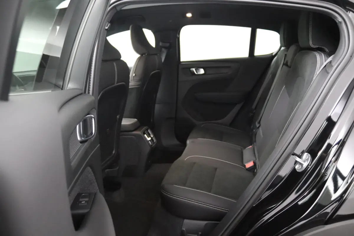 Black Edition Ultra Europa Single Motor Extended Range 82 kWh | Achterbank verwarmd | Apple Carplay/Android Auto|telefoonintegratie premium | Comfortstoel(en)