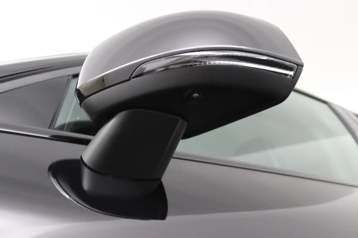 Black Edition Ultra Europa Single Motor Extended Range 82 kWh | Achterbank verwarmd | Apple Carplay/Android Auto|telefoonintegratie premium | Comfortstoel(en)