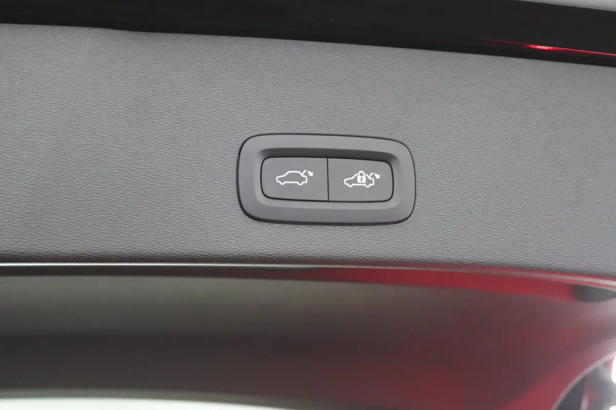 Black Edition Ultra Europa Single Motor Extended Range 82 kWh | Achterbank verwarmd | Apple Carplay/Android Auto|telefoonintegratie premium | Comfortstoel(en)