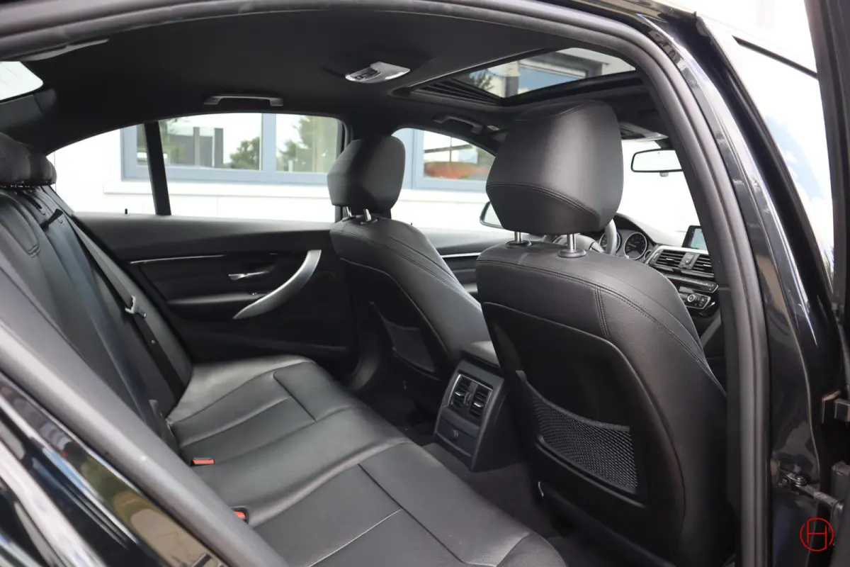 320i Luxury Line