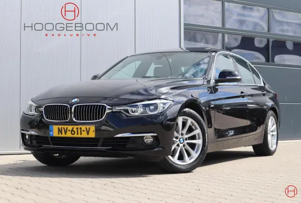 320i Luxury Line