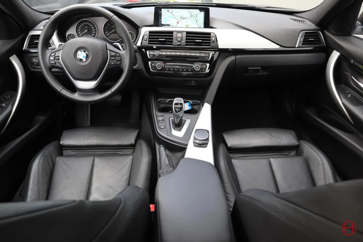 320i Luxury Line