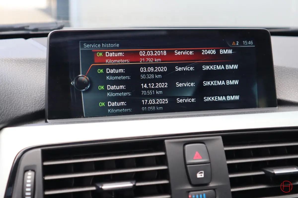320i Luxury Line