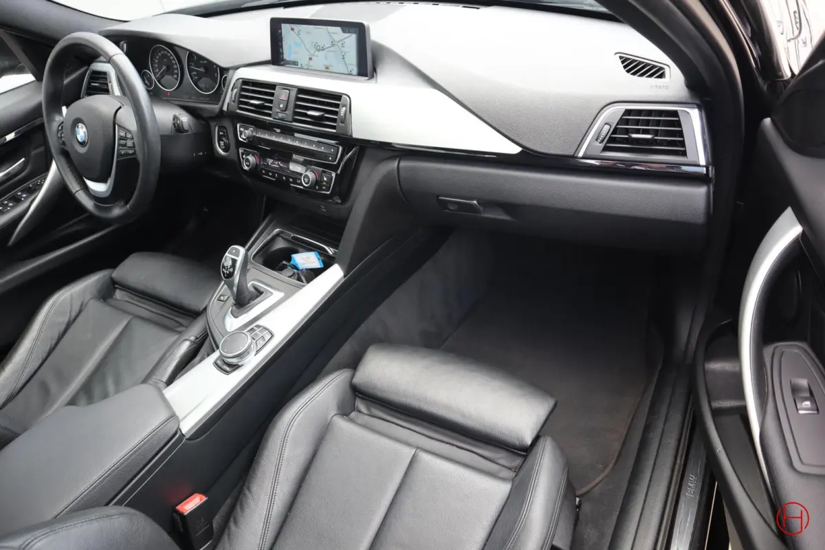 320i Luxury Line