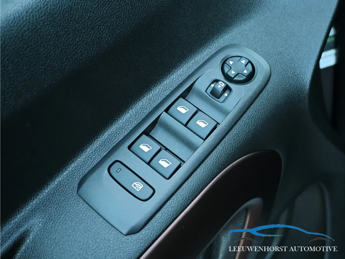 1.2 Puretech GT-Line, panodak, half leer, DAB, clima, cruise, keyless NL-dealerauto