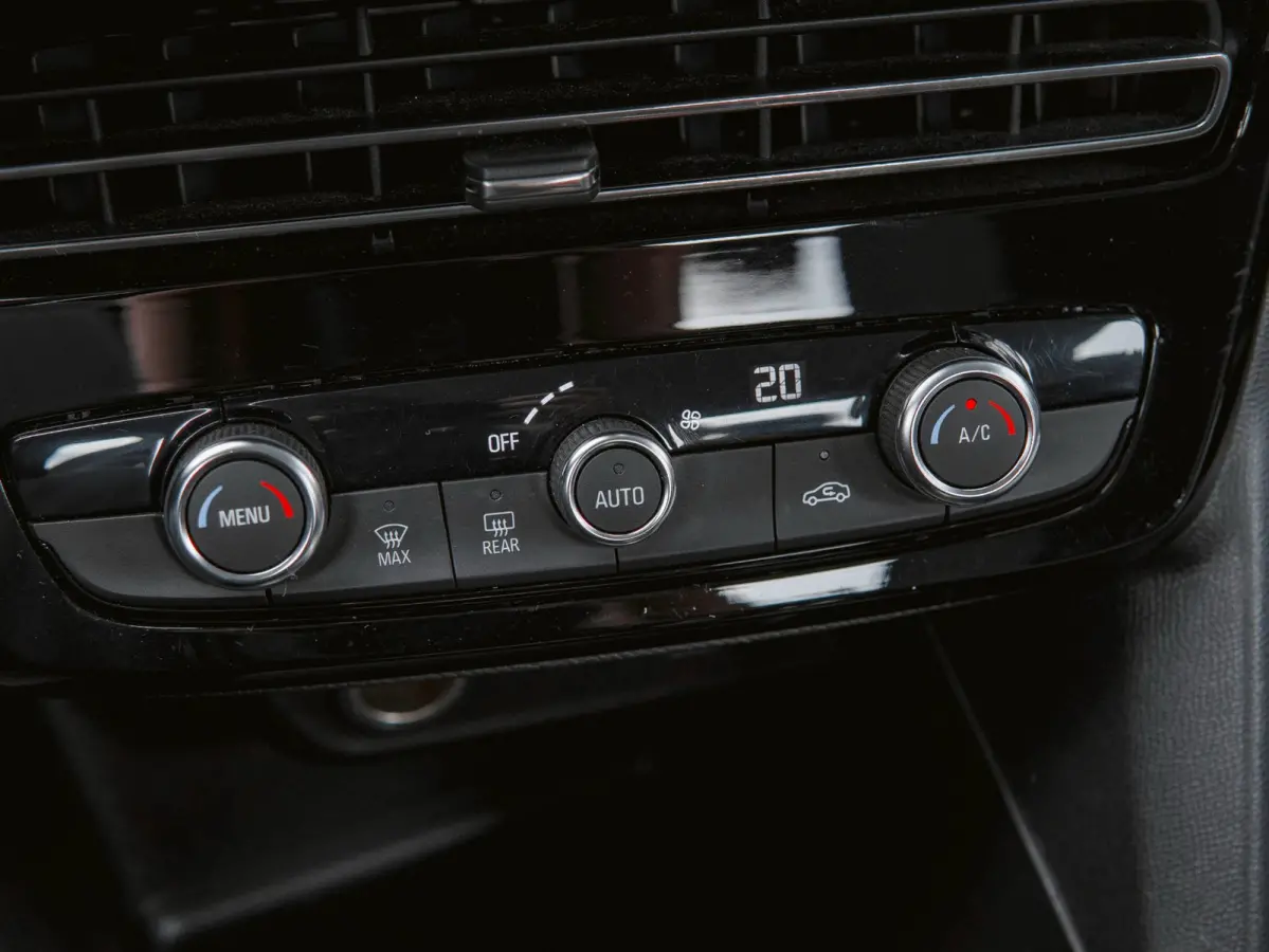 1.2 Turbo Elegance | CAMERA | CLIMA | KEYLESS