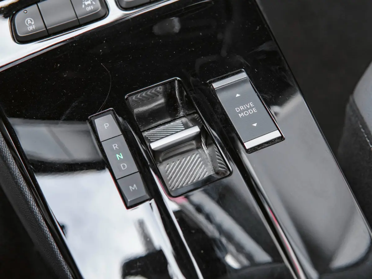 1.2 Turbo Elegance | CAMERA | CLIMA | KEYLESS