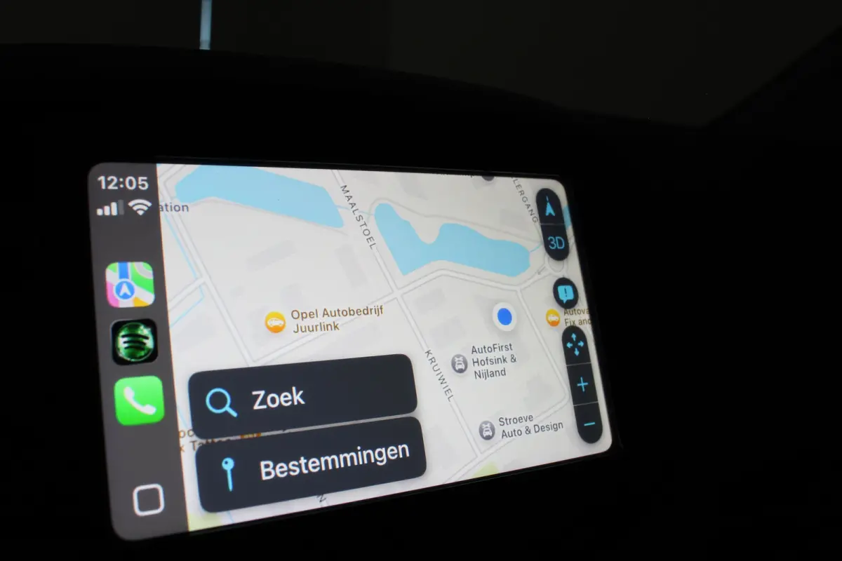 1.0 VVT-i x-joy > Schuifdak/Camera/Navigatie via (Apple CarPlay / Android Auto)