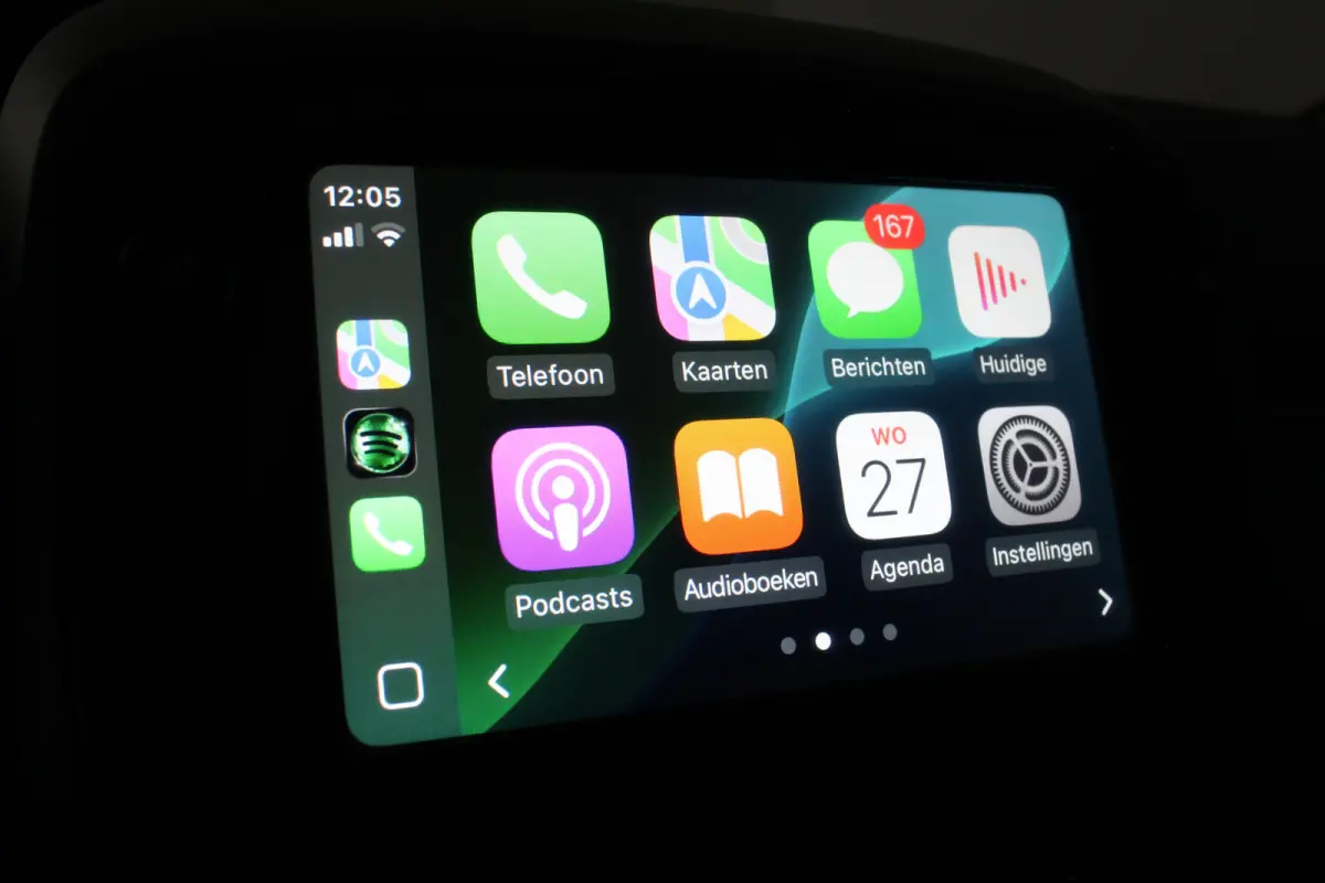 1.0 VVT-i x-joy > Schuifdak/Camera/Navigatie via (Apple CarPlay / Android Auto)