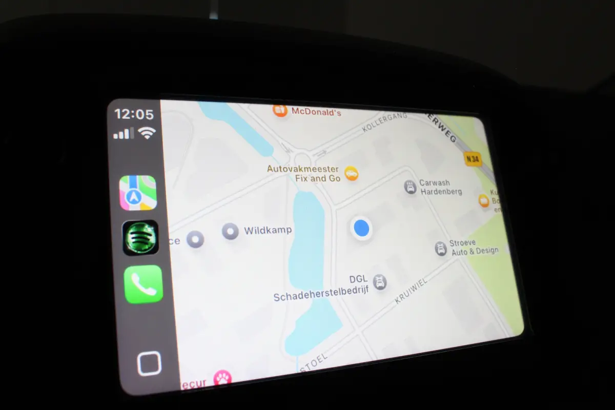 1.0 VVT-i x-joy > Schuifdak/Camera/Navigatie via (Apple CarPlay / Android Auto)